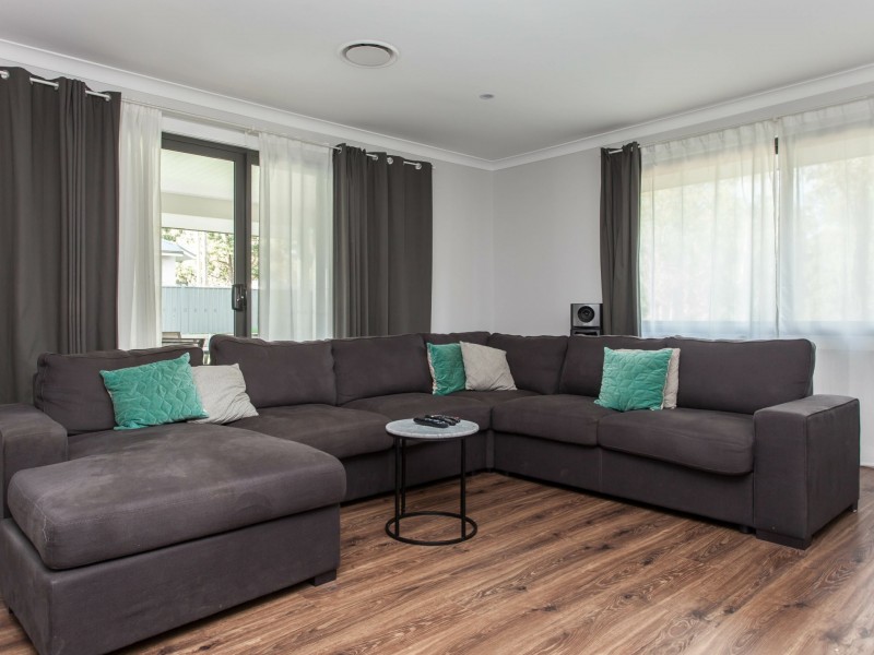 19 Woodlands Drive, Weston NSW 2326