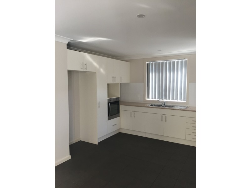 2/6 Convent Close, Cessnock NSW 2325