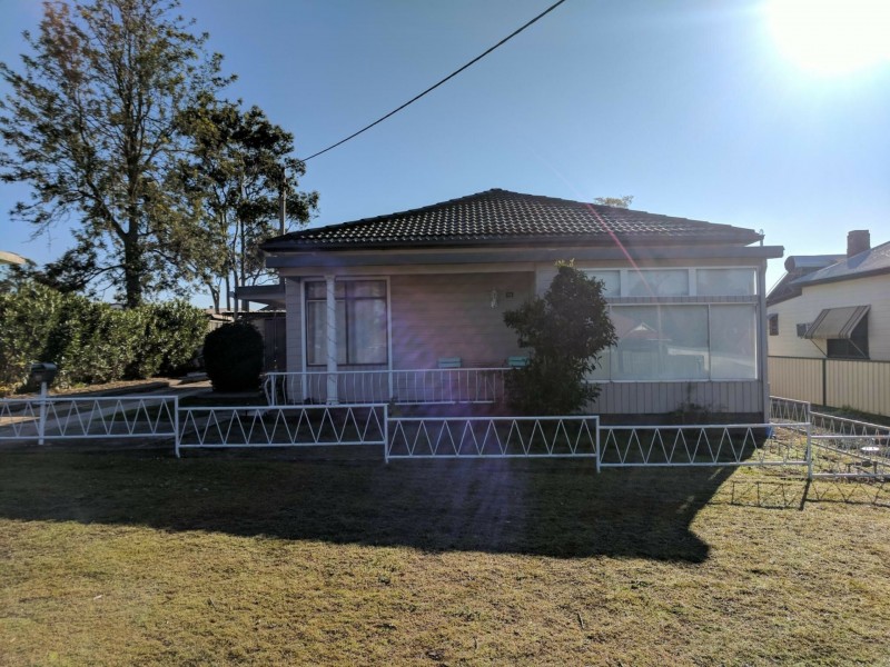 45 Tamworth St, Abermain NSW 2326