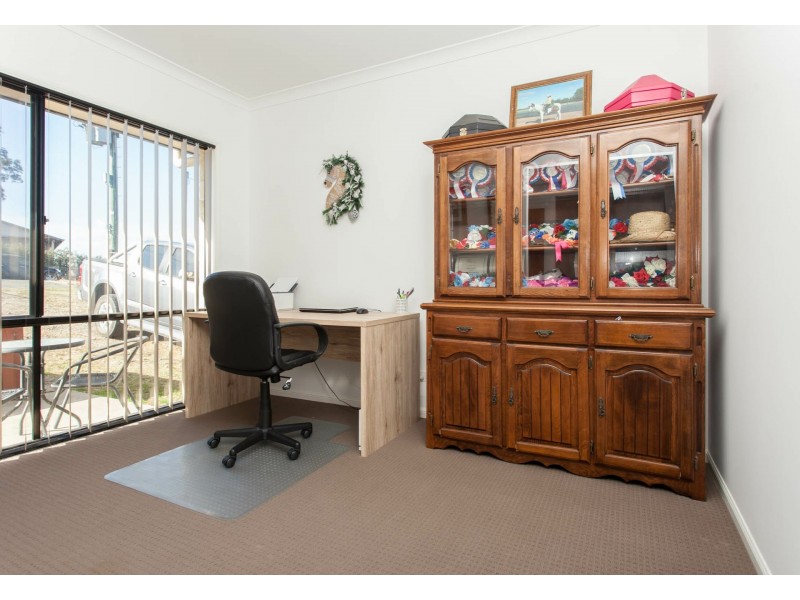 54 Davis Street, Millfield NSW 2325