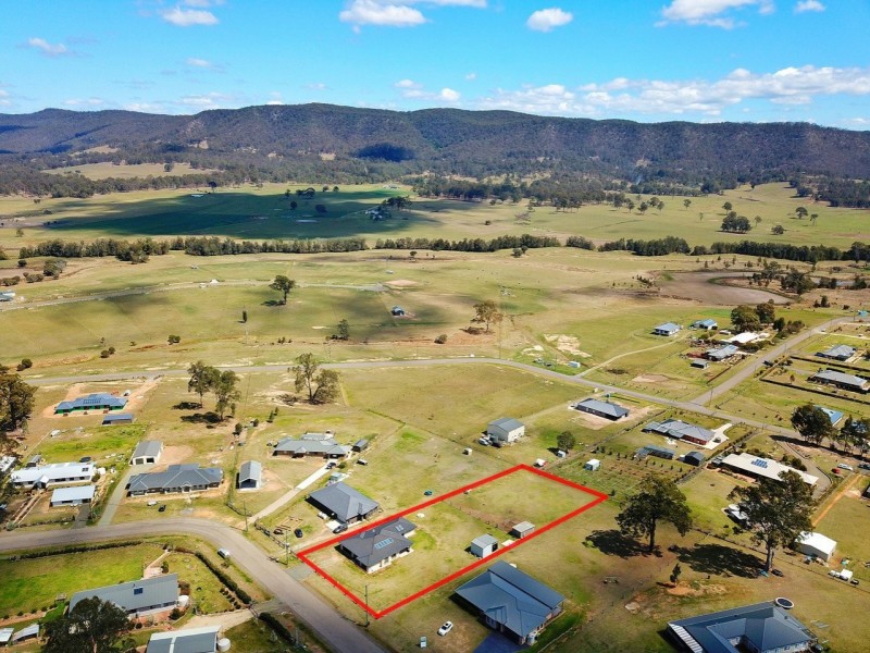 54 Davis Street, Millfield NSW 2325