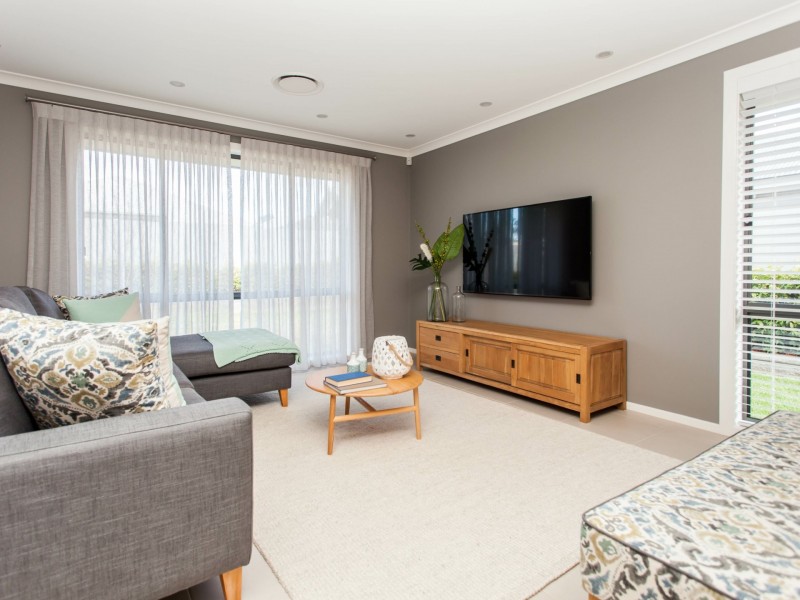 11 Dunnett Avenue, North Rothbury NSW 2335