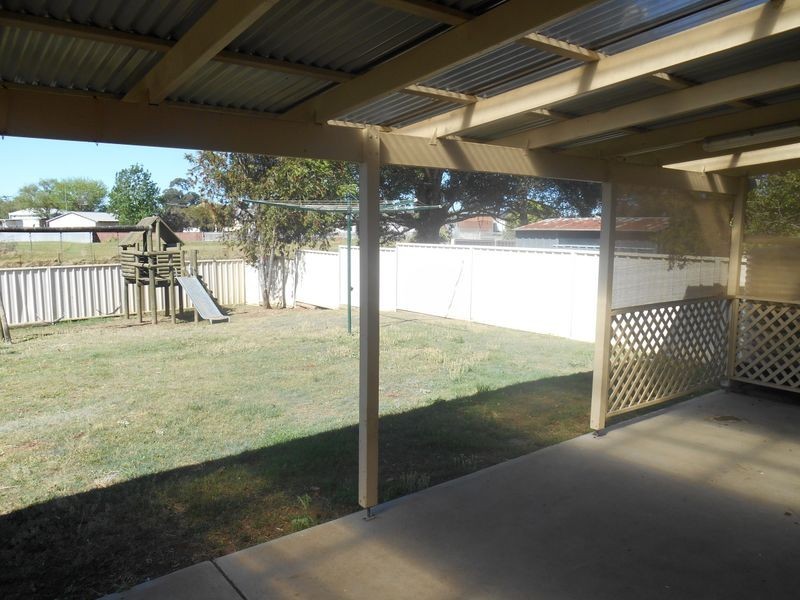 61 Leeann Crescent, Cessnock NSW 2325