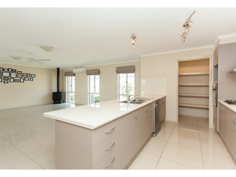 11 Lindeman Grove, Cessnock NSW 2325