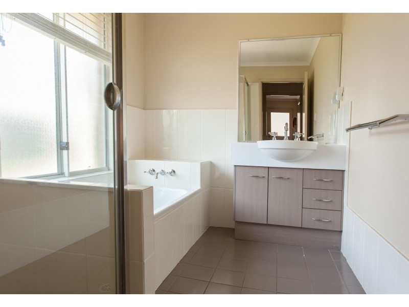 11 Lindeman Grove, Cessnock NSW 2325