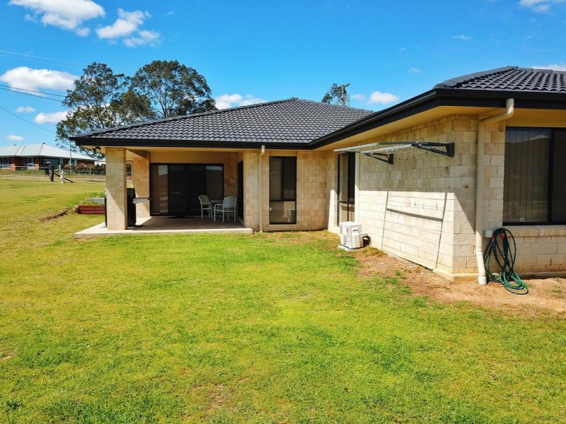 54 Davis Street, Millfield NSW 2325