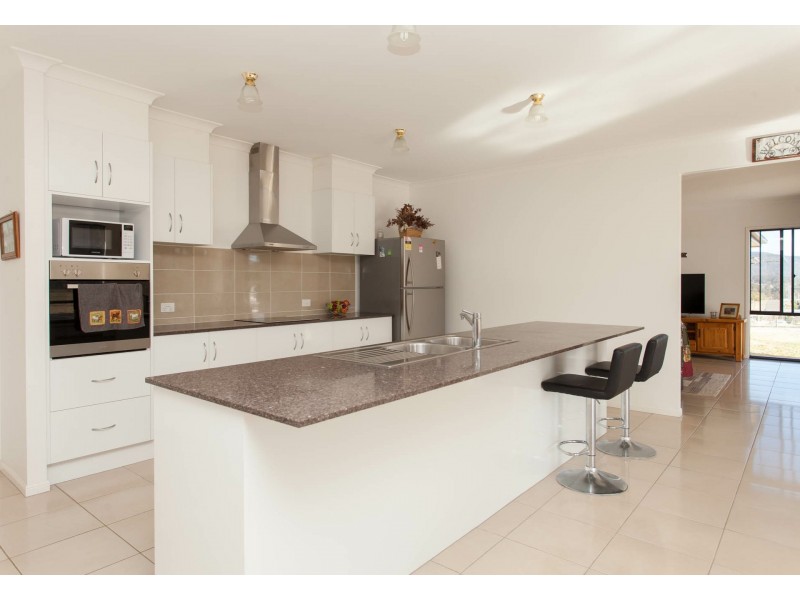 54 Davis Street, Millfield NSW 2325