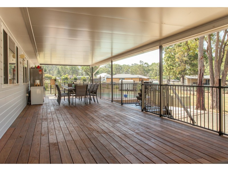 11 Lismore St, Abermain NSW 2326