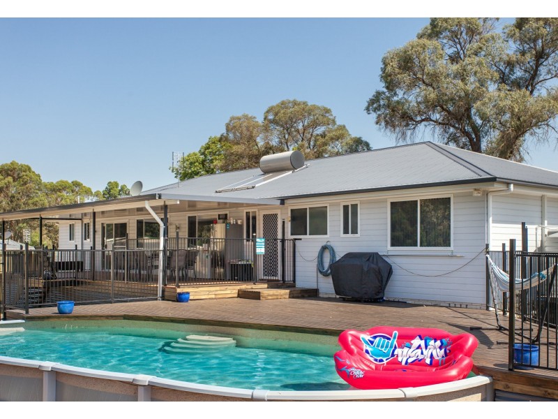 11 Lismore St, Abermain NSW 2326