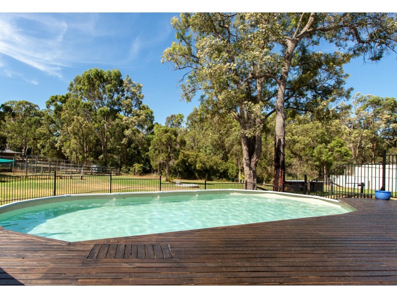 11 Lismore St, Abermain NSW 2326