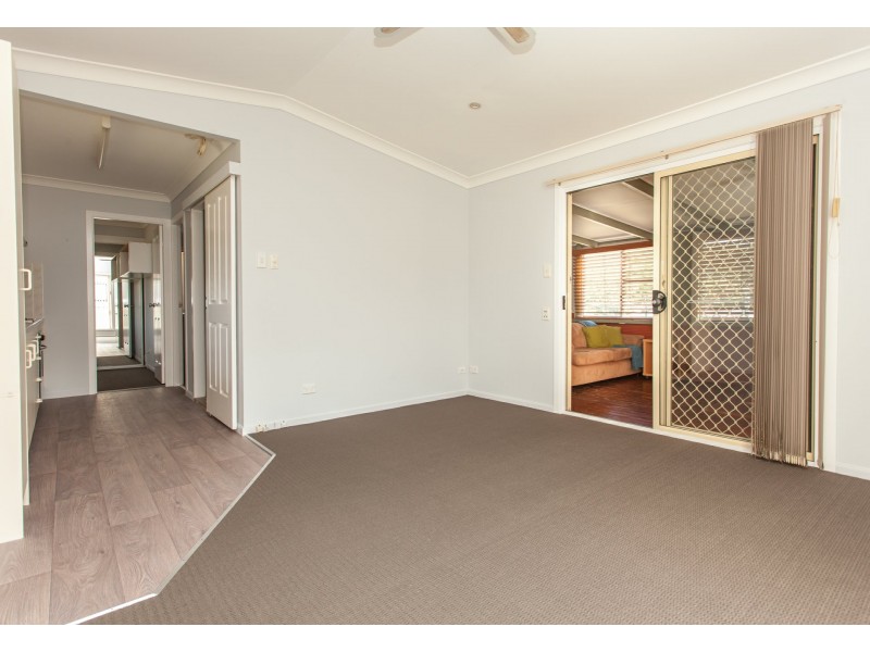 30 John St, Ellalong NSW 2325