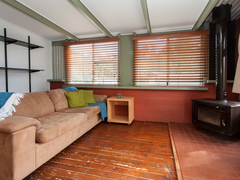 30 John St, Ellalong NSW 2325