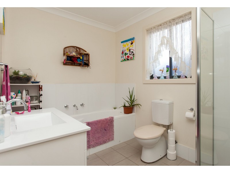 8 Finch Close, Cessnock NSW 2325