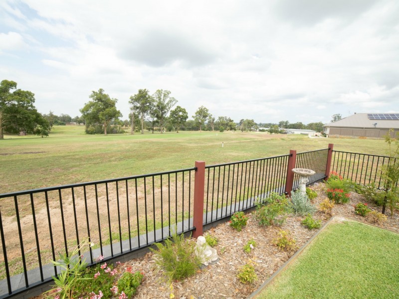 17 Portrush Ave, Cessnock NSW 2325