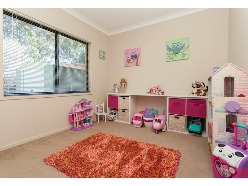14 Traminer Grove, Cessnock NSW 2325