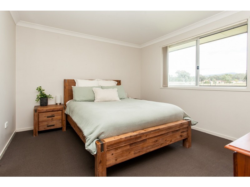 21 Stonebridge Dr, Cessnock NSW 2325