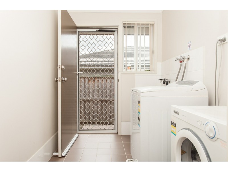 21 Stonebridge Dr, Cessnock NSW 2325