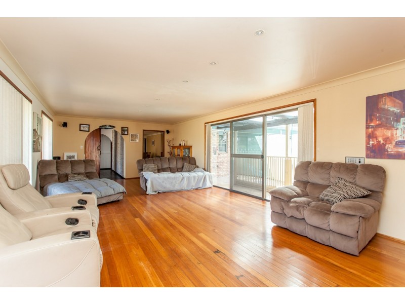 17 Acacia Street, Kurri Kurri NSW 2327