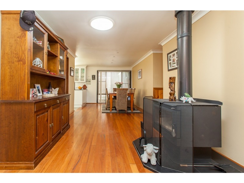 17 Acacia Street, Kurri Kurri NSW 2327