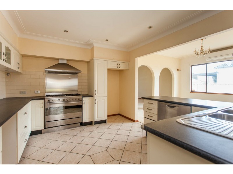 53 Fourth Street, Weston NSW 2326