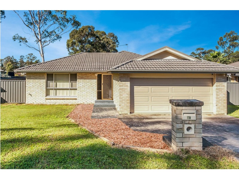 19 Casson Avenue, Cessnock NSW 2325