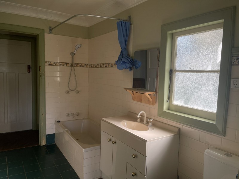 28 Tamworth Street, Abermain NSW 2326
