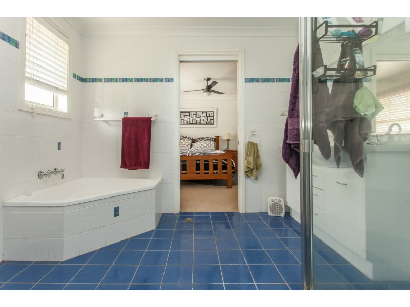 74 Caledonia Street, Kearsley NSW 2325