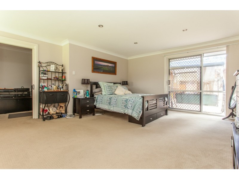 74 Caledonia Street, Kearsley NSW 2325