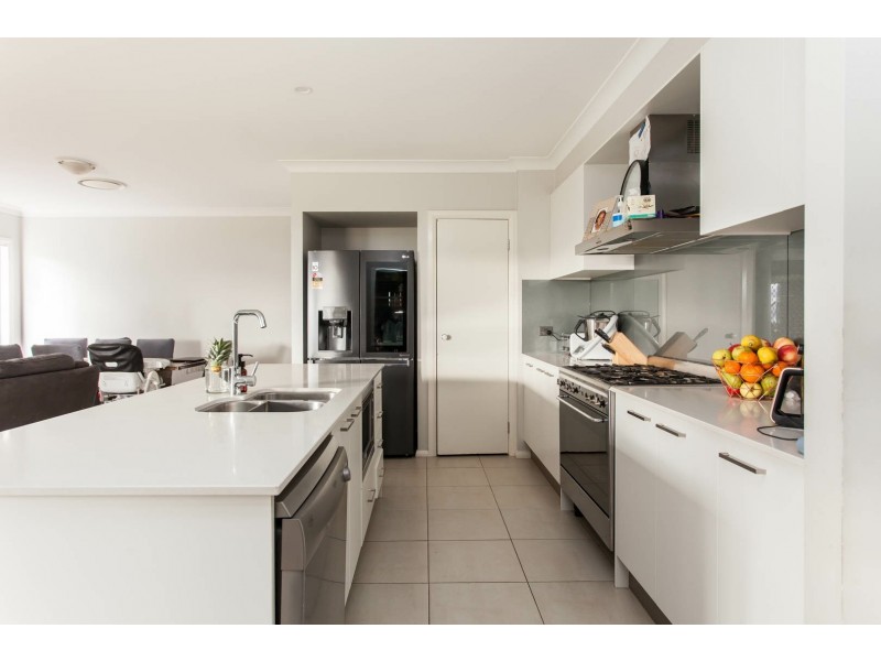 9 Ainsworth Crescent, North Rothbury NSW 2335