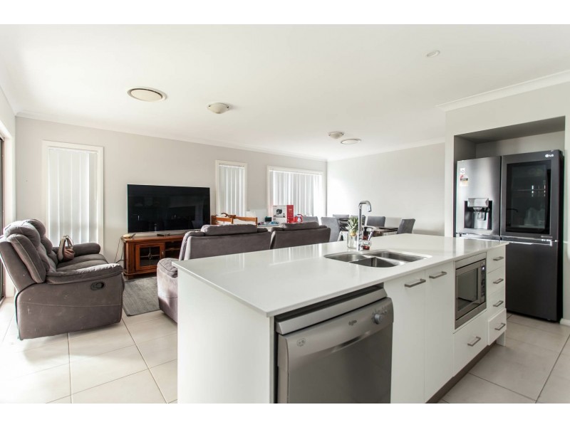 9 Ainsworth Crescent, North Rothbury NSW 2335