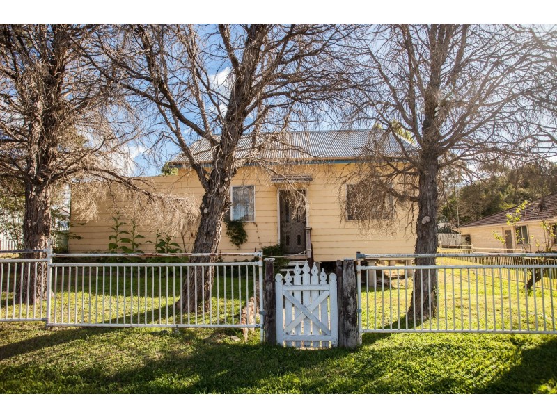6 Davis Street, Millfield NSW 2325