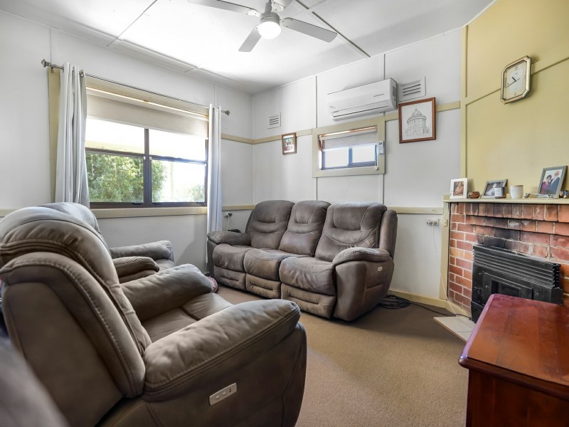 64 Maitland Street, Abermain NSW 2326