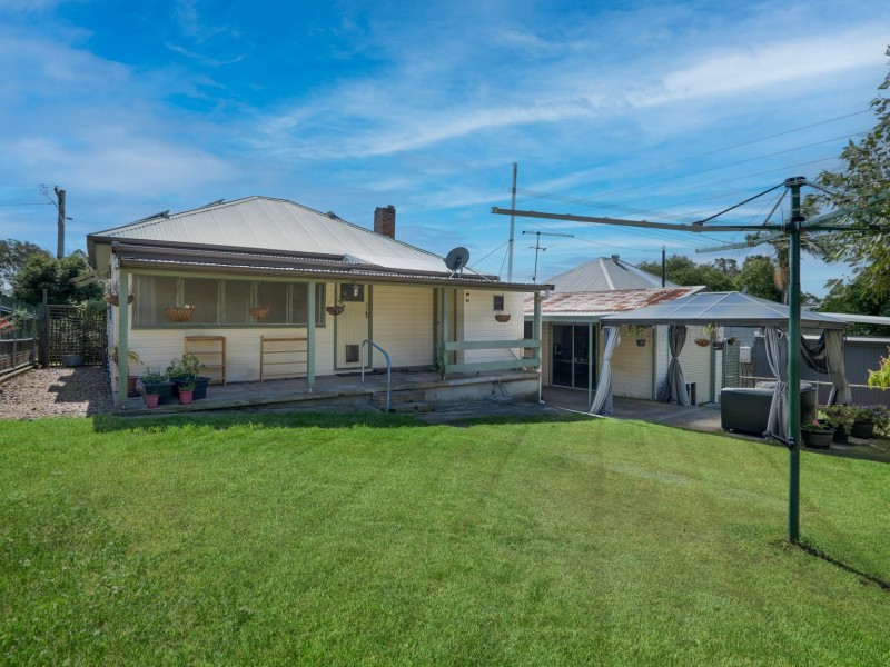 64 Maitland Street, Abermain NSW 2326