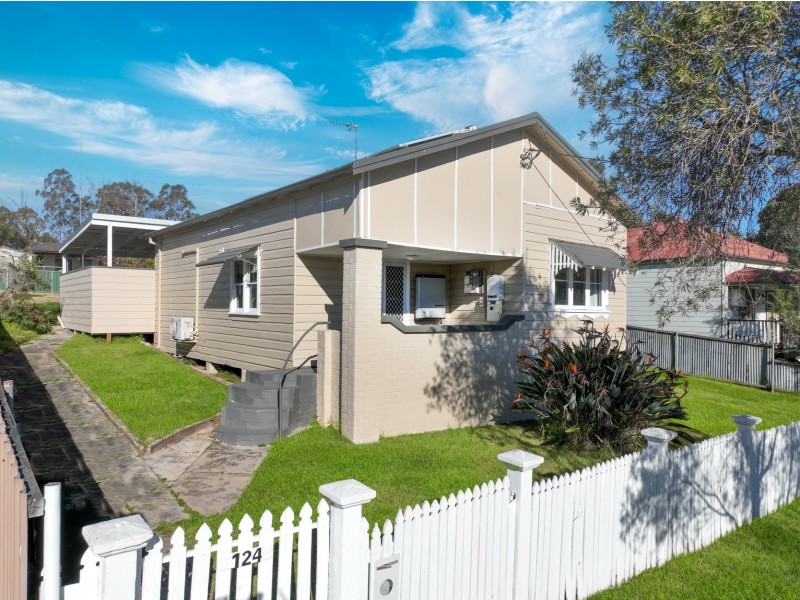 124 Harle Street, Abermain NSW 2326