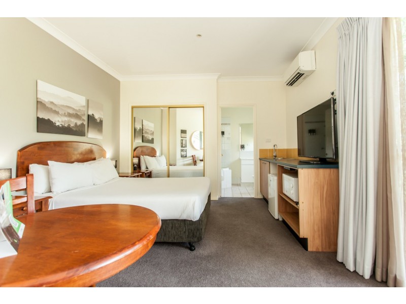 Villa 97 & 98/485 Mcdonalds Road, Pokolbin NSW 2320