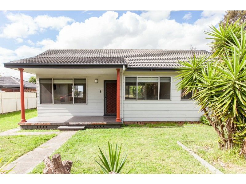 5 Albury Street, Abermain NSW 2326