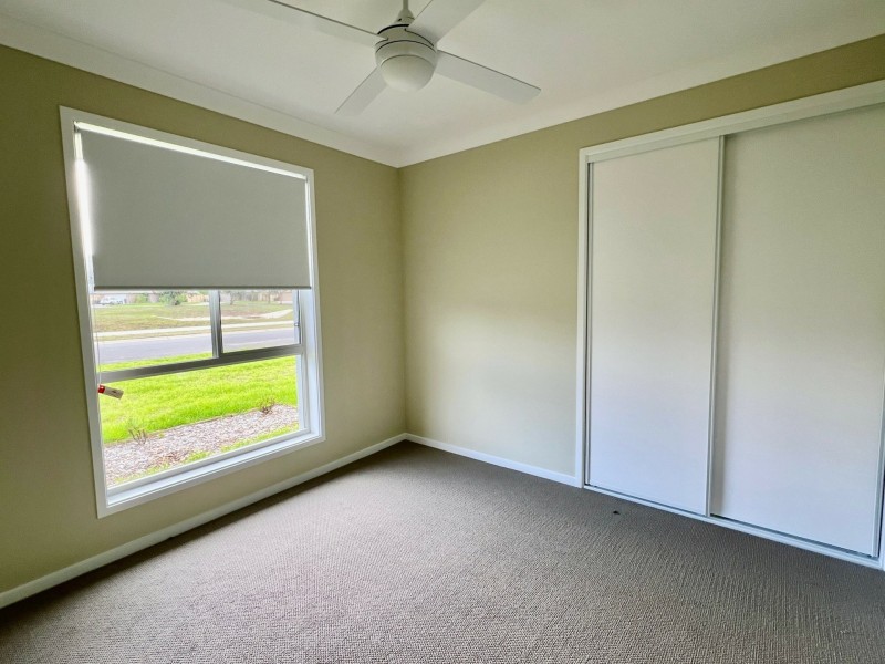 1/6 Lakeside Circuit, Cessnock NSW 2325