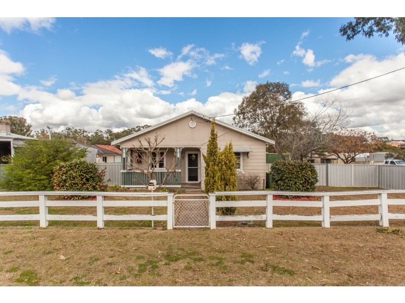 25 Long Street, Cessnock NSW 2325