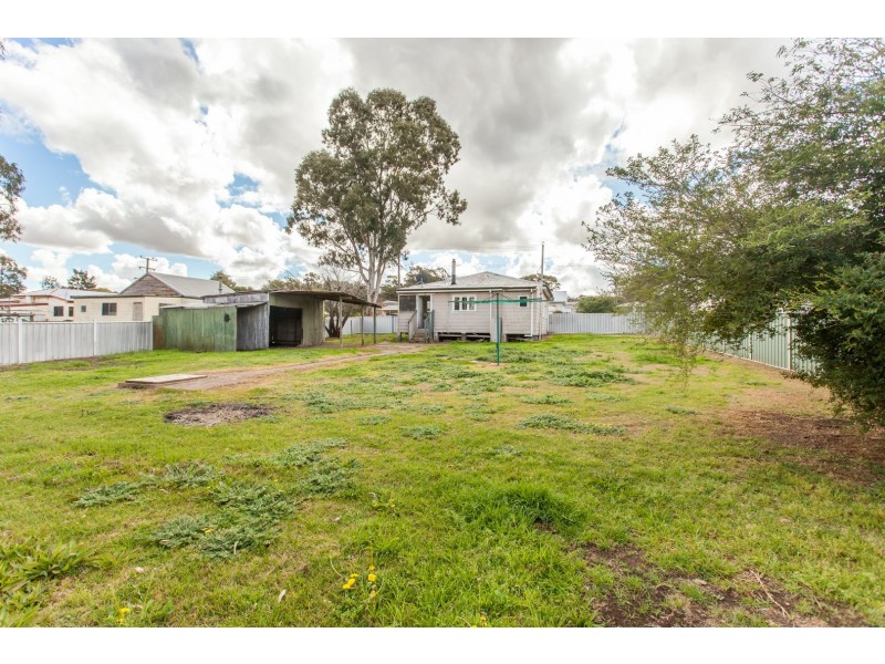 25 Long Street, Cessnock NSW 2325
