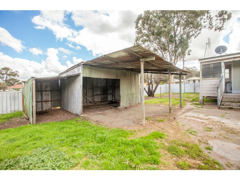 25 Long Street, Cessnock NSW 2325