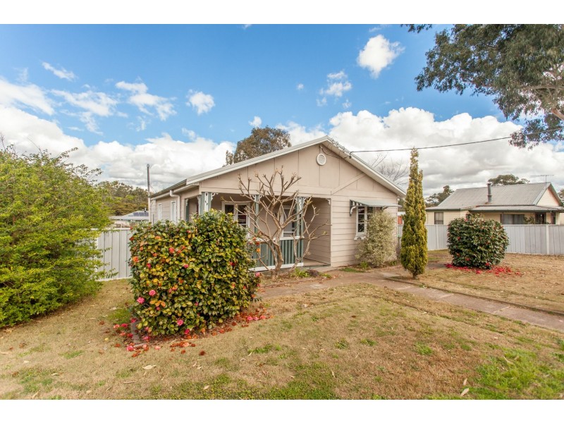 25 Long Street, Cessnock NSW 2325