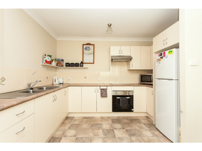 1/8 Sports Avenue, Cessnock NSW 2325