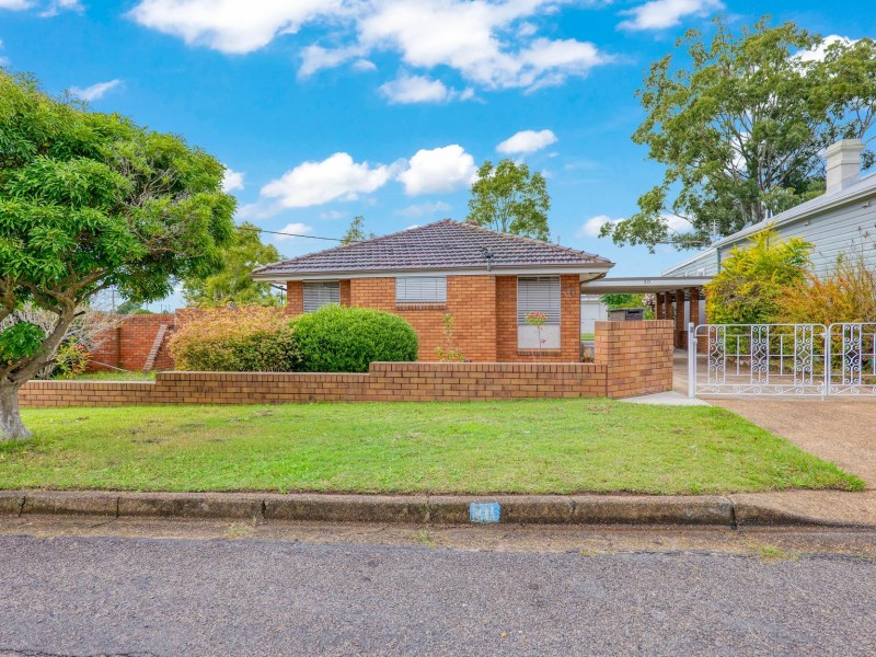 30 Buckland Ave, Cessnock NSW 2325
