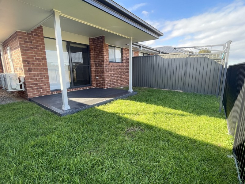 Unit 2/53 Lakeside Circuit, Cessnock NSW 2325