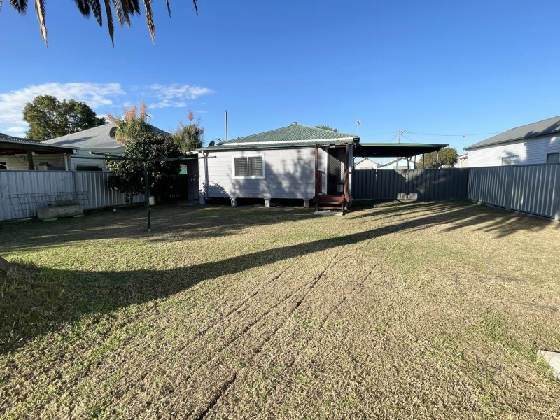 8 Barrett Avenue, Cessnock NSW 2325