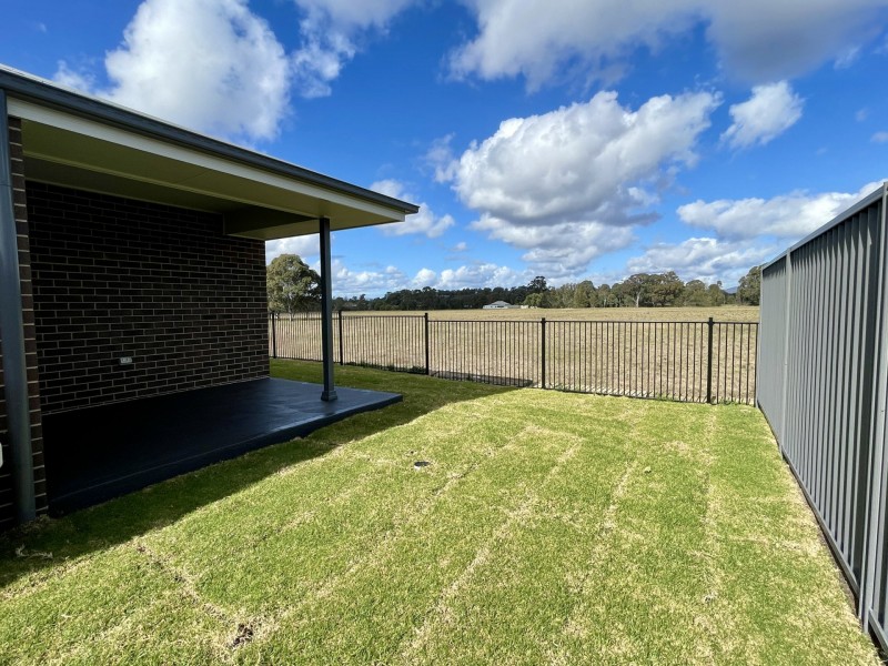 2/47 Lakeside Circuit, Cessnock NSW 2325