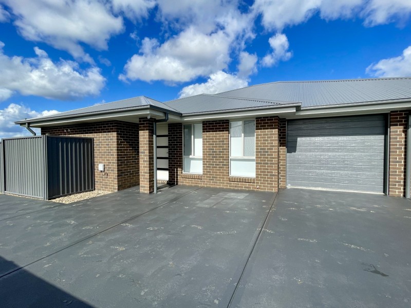 1/47 Lakeside Circuit, Cessnock NSW 2325
