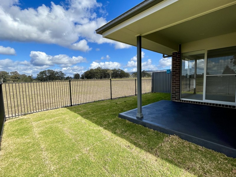 1/47 Lakeside Circuit, Cessnock NSW 2325