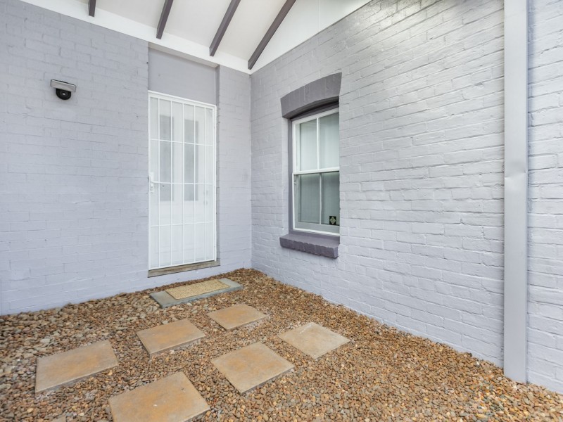 9 Charles Street, Abermain NSW 2326