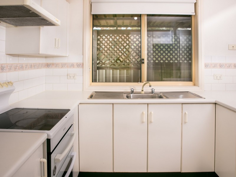 2/8c Shedden Street, Cessnock NSW 2325